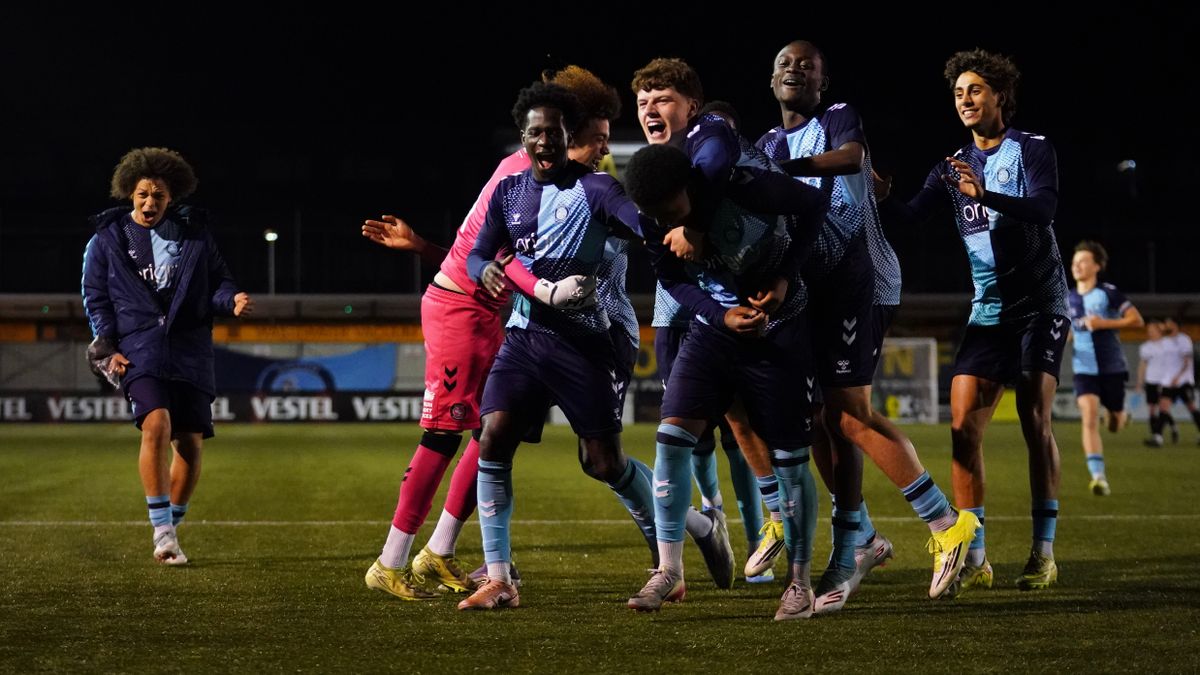 Report: Wycombe Wanderers 2-2 Hungerford Town (4-1 penalties)