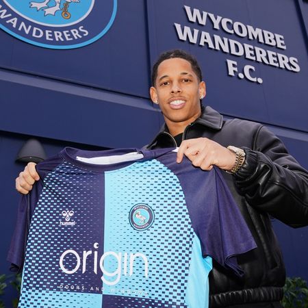 Andre arrives as deadline day signing