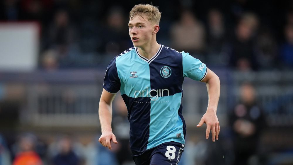 Kian Breckin returns to Man City - Wycombe Wanderers