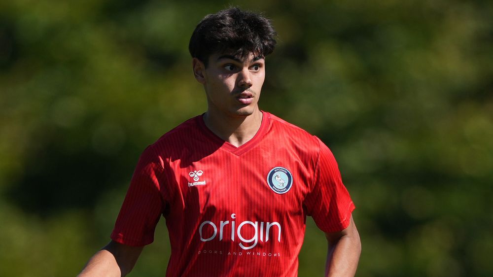 Declan makes loan move - Wycombe Wanderers